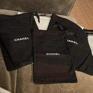 Chanel dusters various sizes (4 sets of 2 in total)